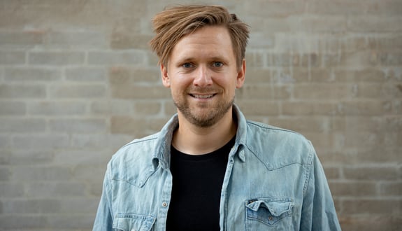 Allan_author_picture_header