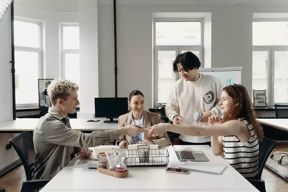 Header_Improve_your_meeting_with_meeting_services