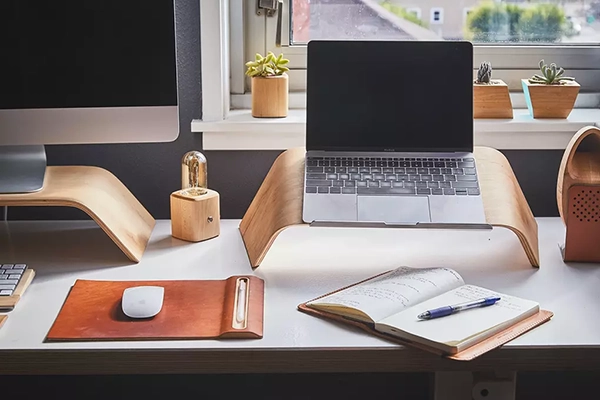 Work_station_hybrid_workplace_working_from_home